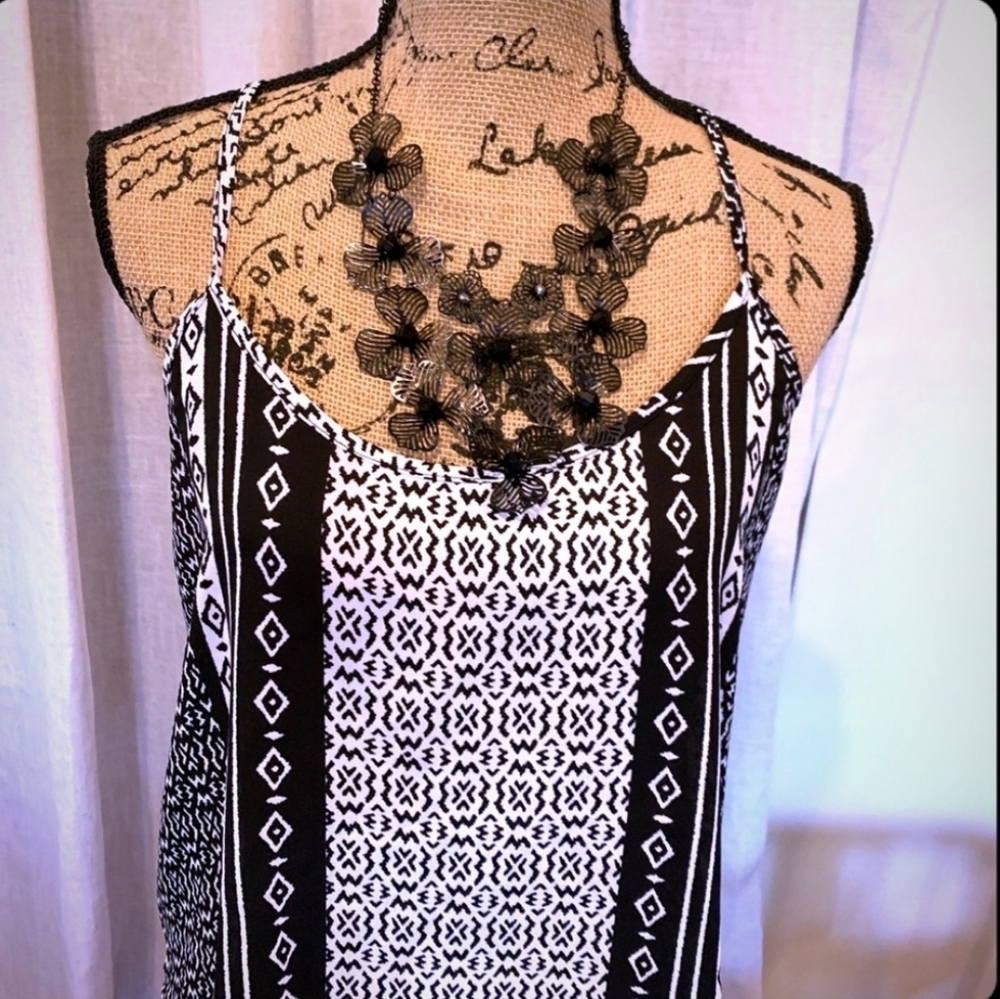 Forever 21, Tank